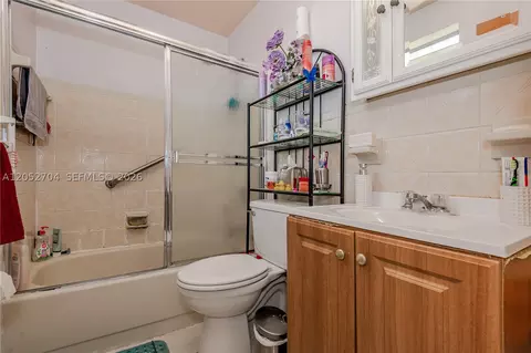 Bath - 225 E 43rd St, Hialeah, FL 33013 photo 2 of 2