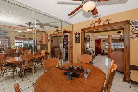 Dining - 225 E 43rd St, Hialeah, FL 33013 photo 3 of 3