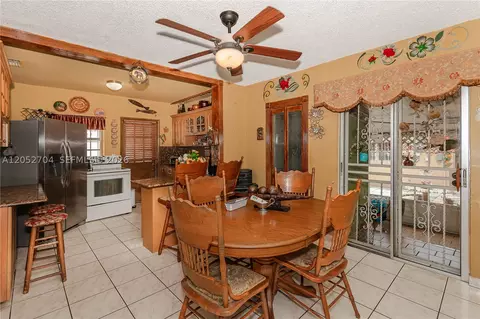 Dining - 225 E 43rd St, Hialeah, FL 33013 photo 2 of 3