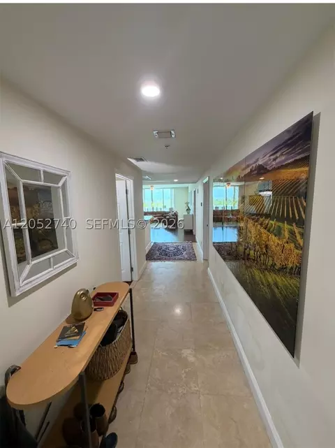 14951 Royal Oaks Ln #808, North Miami, FL 33181