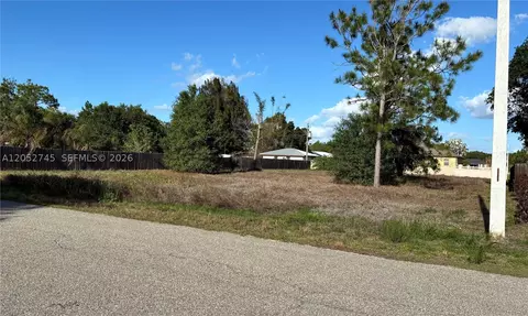 1412 Robert Ave, Lehigh Acres, FL 33972