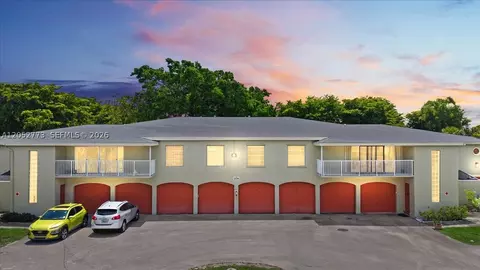 5850 NW 57th Ave #7, Tamarac, FL 33319