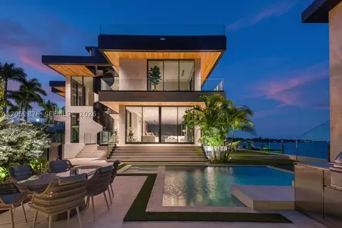 1141 N Biscayne Point Rd, Miami Beach, FL 33141