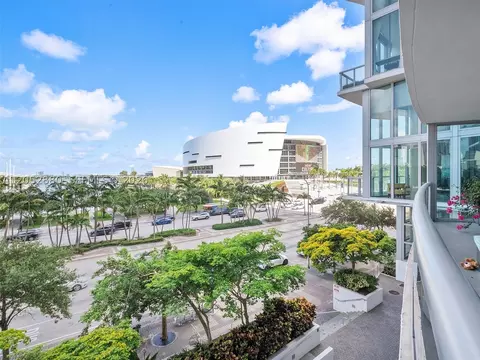 888 Biscayne Blvd #309, Miami, FL 33132