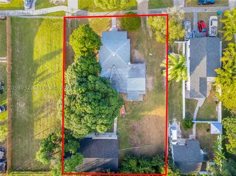 559 NW 2nd St, Florida City, FL 33034