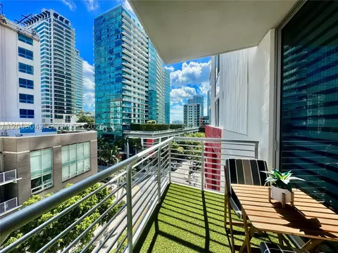 90 NE 32 St #613, Miami, FL 33137