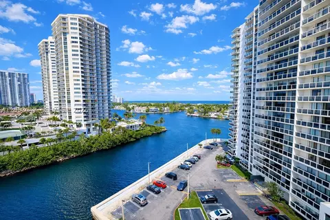 20505 E Country Club Dr #1033, Aventura, FL 33180