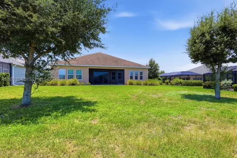 Exterior - 1109 Thornbury Dr, Parrish, FL 34219 photo 3 of 5