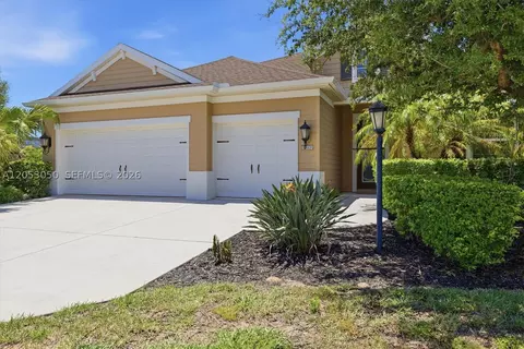 Exterior - 1109 Thornbury Dr, Parrish, FL 34219 photo 2 of 5