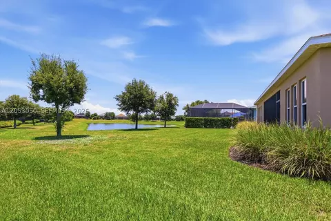 Exterior - 1109 Thornbury Dr, Parrish, FL 34219 photo 4 of 5