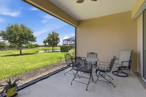 Exterior - 1109 Thornbury Dr, Parrish, FL 34219 photo 5 of 5