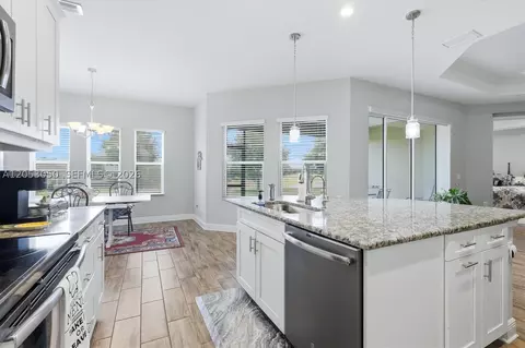 Kitchen - 1109 Thornbury Dr, Parrish, FL 34219 photo 1 of 3