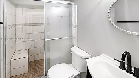 Bath - 6439 Lemon Tree Ln, Miami Lakes, FL 33014 photo 2 of 2