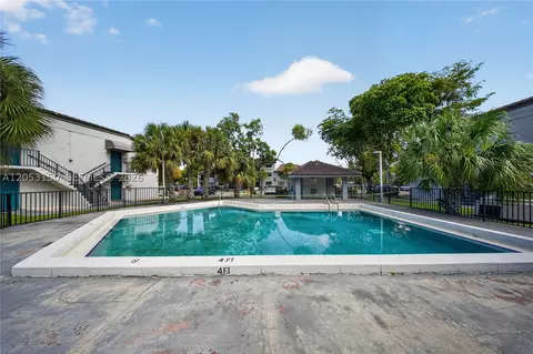 Exterior - 7195 NW 179th St #109, Hialeah, FL 33015 photo 8 of 9