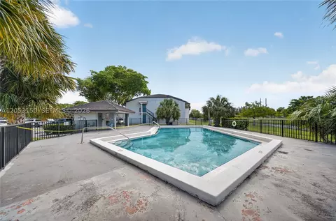 Exterior - 7195 NW 179th St #109, Hialeah, FL 33015 photo 7 of 9