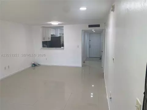 1550 NE 191st St #309, Miami, FL 33179