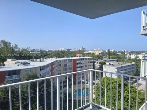 1470 NE 125th Ter #812, North Miami, FL 33161