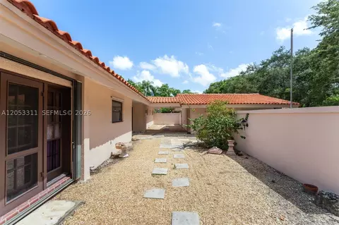 Exterior - 11950 SW 67 Ct, Pinecrest, FL 33156 photo 6 of 15