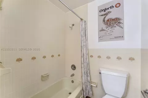 Bath - 11950 SW 67 Ct, Pinecrest, FL 33156 photo 5 of 5