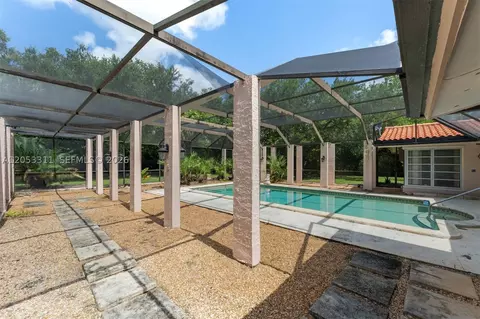 Exterior - 11950 SW 67 Ct, Pinecrest, FL 33156 photo 8 of 15