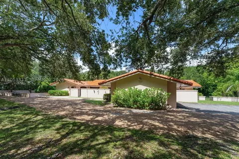 Exterior - 11950 SW 67 Ct, Pinecrest, FL 33156 photo 2 of 15