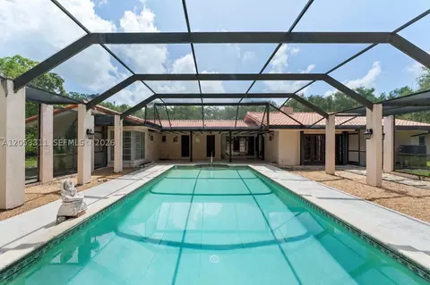 Exterior - 11950 SW 67 Ct, Pinecrest, FL 33156 photo 4 of 15