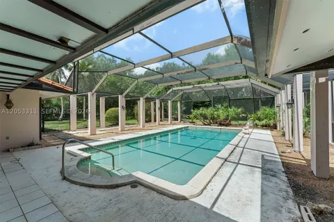 Exterior - 11950 SW 67 Ct, Pinecrest, FL 33156 photo 10 of 15