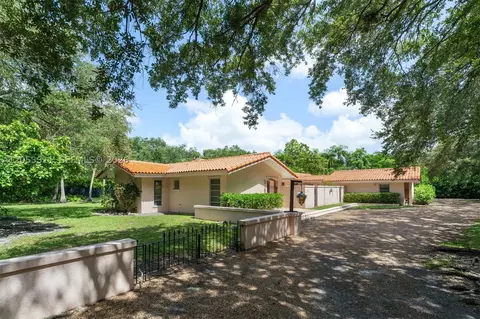 Exterior - 11950 SW 67 Ct, Pinecrest, FL 33156 photo 3 of 15