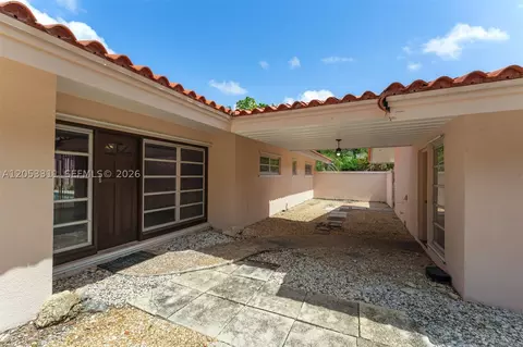 Exterior - 11950 SW 67 Ct, Pinecrest, FL 33156 photo 7 of 15