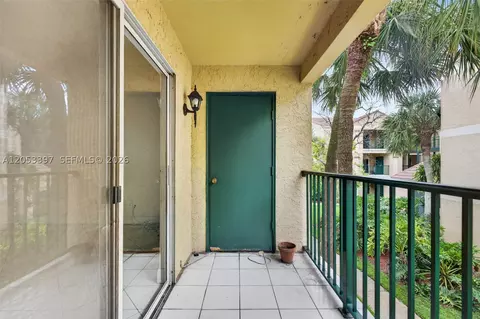Exterior - 995 Riverside Dr #120, Coral Springs, FL 33071 photo 1 of 2