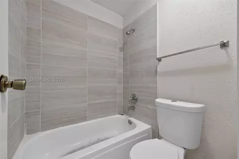 Bath - 995 Riverside Dr #120, Coral Springs, FL 33071 photo 3 of 4