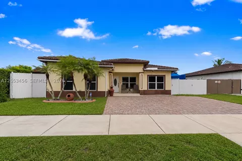 25501 SW 132nd Ave, Homestead, FL 33032