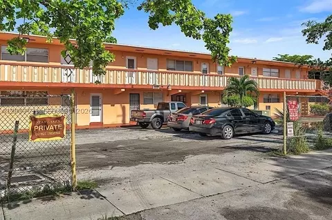 19105 NE 2nd Ave #2118, Miami, FL 33179