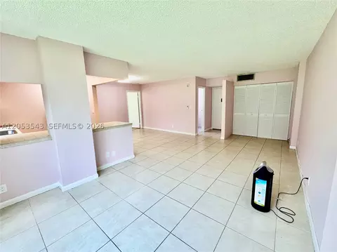 17011 N Bay Rd #117, Sunny Isles Beach, FL 33160