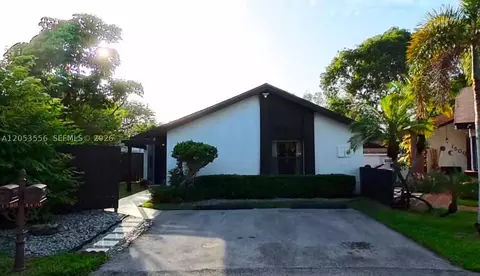 1490 Flamingo Ct, Pembroke Pines, FL 33026