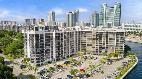 200 Leslie Dr #930, Hallandale Beach, FL 33009