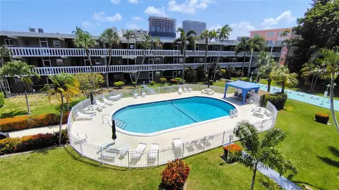 201 NE 14th Ave #5C, Hallandale Beach, FL 33009