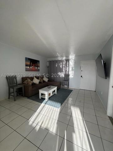 8615 NW 8th St #414, Miami, FL 33126