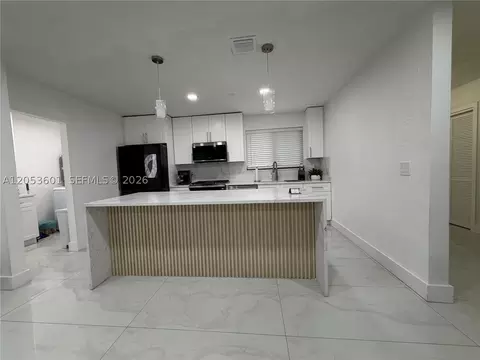 4700 NW 1st Ct, Plantation, FL 33317