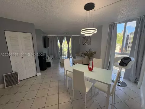 7035 NW 186th St #D302, Hialeah, FL 33015