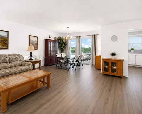 4047 NW 16 #403, Lauderhill, FL 33313