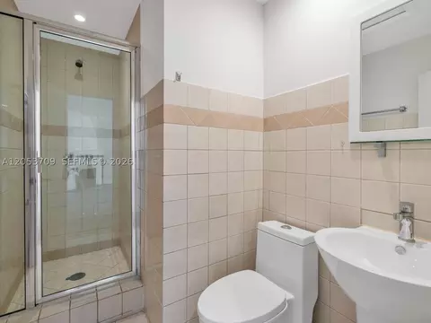 Bath - 9033 Carlyle Ave, Surfside, FL 33154 photo 3 of 5