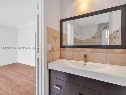 Bath - 9033 Carlyle Ave, Surfside, FL 33154 photo 1 of 5