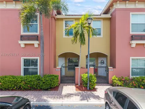 2851 W Prospect Rd #1307, Tamarac, FL 33309