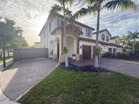 116 NE 24th Ter, Homestead, FL 33033