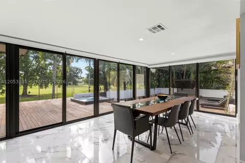 Dining - 19035 E St Andrews Dr, Hialeah, FL 33015 photo 4 of 4