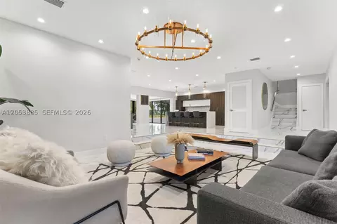 Living - 19035 E St Andrews Dr, Hialeah, FL 33015 photo 3 of 3