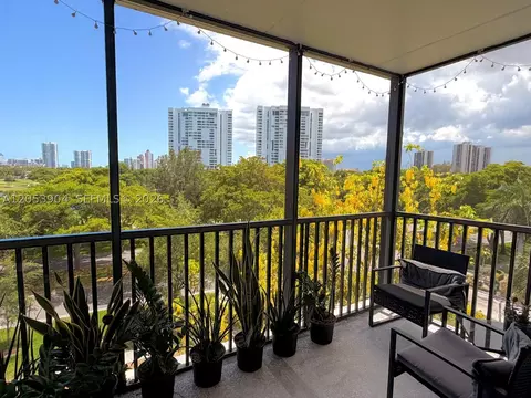3475 N Country Club Dr #603, Aventura, FL 33180