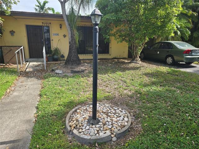 8920 SW 20th St, Miami, FL 33165