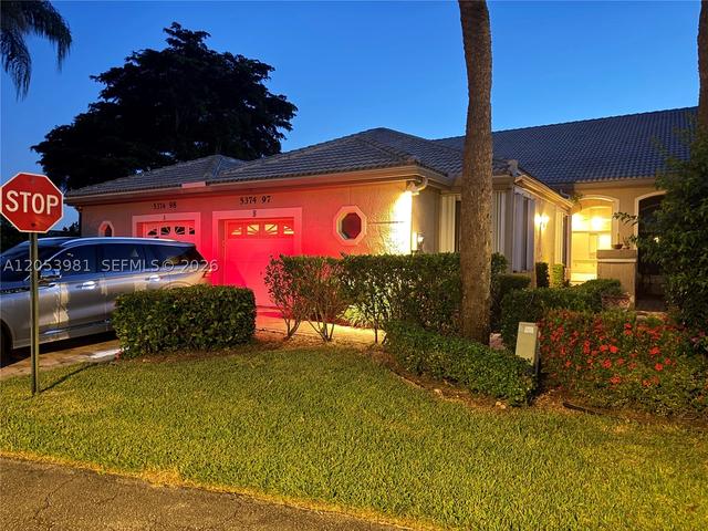 5374 Monterey Cir #A, Delray Beach, FL 33484